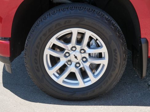 Used 2021 Chevrolet Silverado 1500 RST AWD/4WD image 15