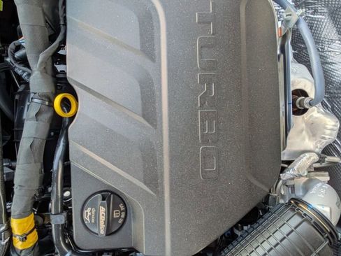 New 2026 Chevrolet Trax RS w/ Sunroof Package image 33