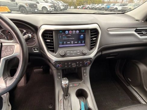 Used 2017 GMC Acadia SLT image 2