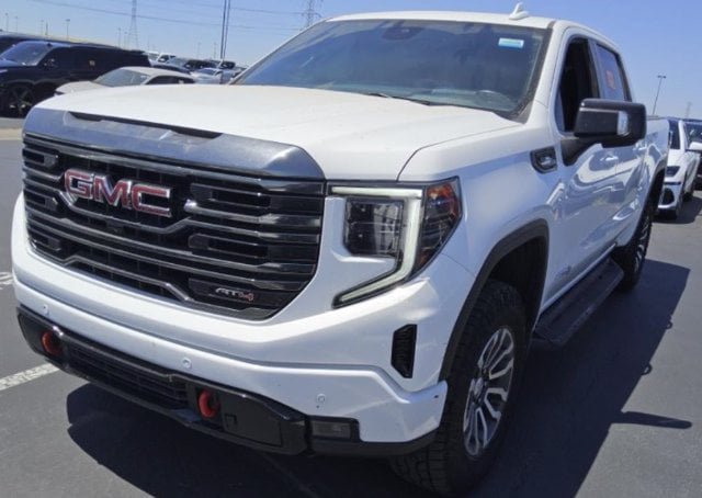 Used 2023 GMC Sierra 1500 AT4 w/ AT4 Premium Package AWD/4WD image 3