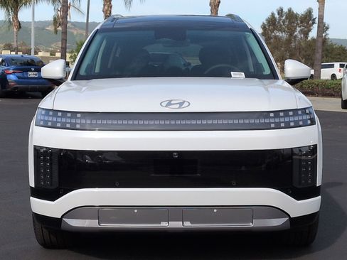 Used 2026 Hyundai Ioniq 9 Limited image 3