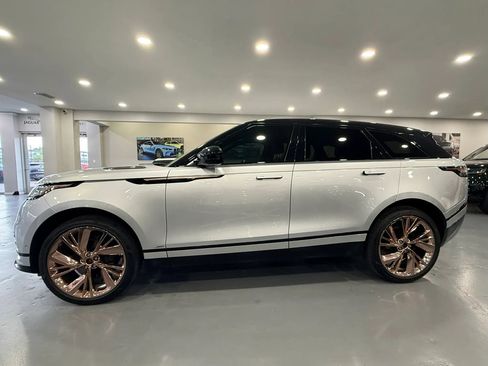Used 2019 Land Rover Range Rover Velar R-Dynamic SE AWD/4WD image 4
