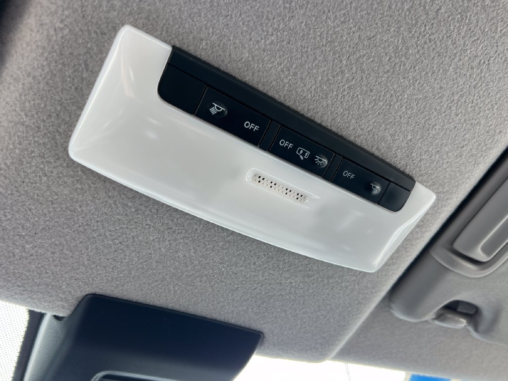 Used 2020 Nissan Kicks SV FWD image 32