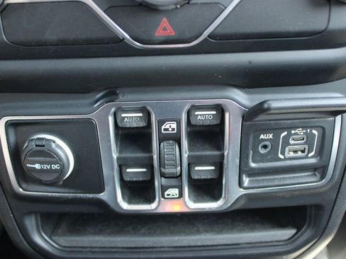 Used 2019 Jeep Wrangler Unlimited Sport S AWD/4WD image 24
