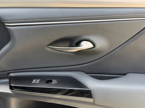 Used 2023 Lexus ES 350 F Sport w/ Accessory Package (Z2) FWD image 33