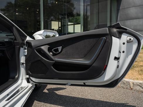Used 2020 Lamborghini Huracan EVO image 34