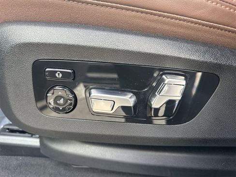 Used 2024 BMW X5 xDrive50e w/ Premium Package image 12