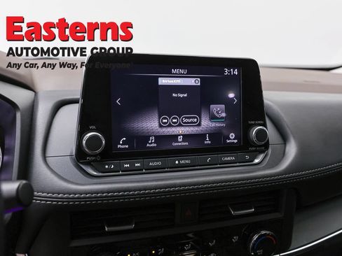 Used 2023 Nissan Rogue S AWD/4WD image 19