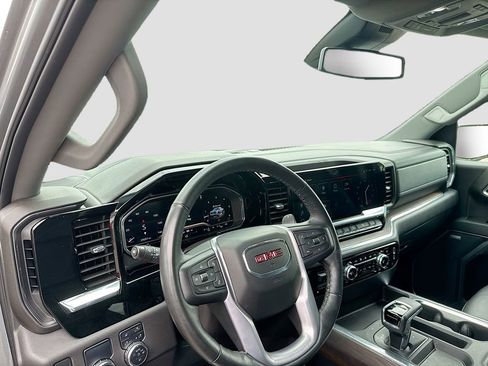 Used 2025 GMC Sierra 1500 SLT image 12