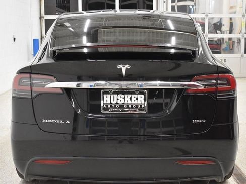 Used 2017 Tesla Model X image 11