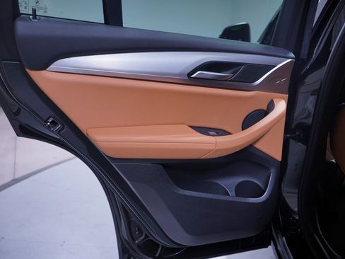 Used 2024 BMW X4 xDrive30i w/ Premium Package image 15