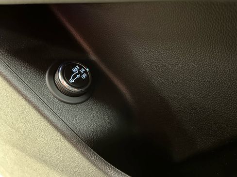 Used 2024 Cadillac XT6 Luxury w/ LPO, Floor Liner Package AWD/4WD image 20