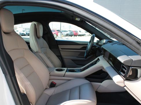 Used 2023 Porsche Taycan 4S image 24