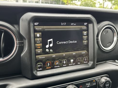 Used 2019 Jeep Wrangler Unlimited Sahara AWD/4WD image 18
