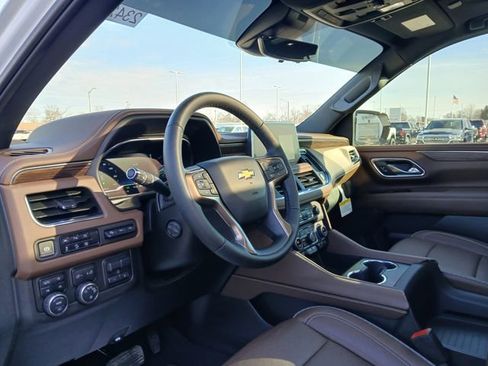 Certified 2024 Chevrolet Tahoe High Country AWD/4WD image 9
