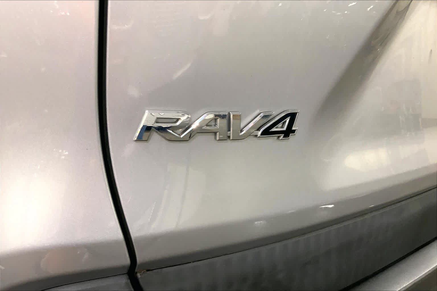 Used 2020 Toyota RAV4 XLE w/ Convenience Package AWD/4WD image 31
