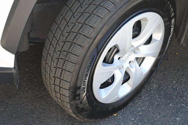 Used 2024 Toyota RAV4 LE AWD/4WD image 11