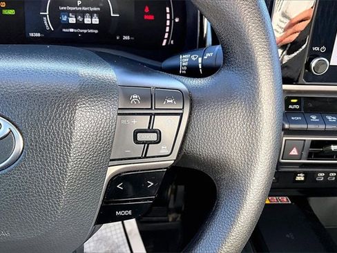 Used 2025 Toyota Camry LE image 14