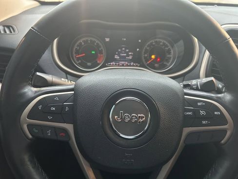 Used 2015 Jeep Cherokee Limited FWD image 11