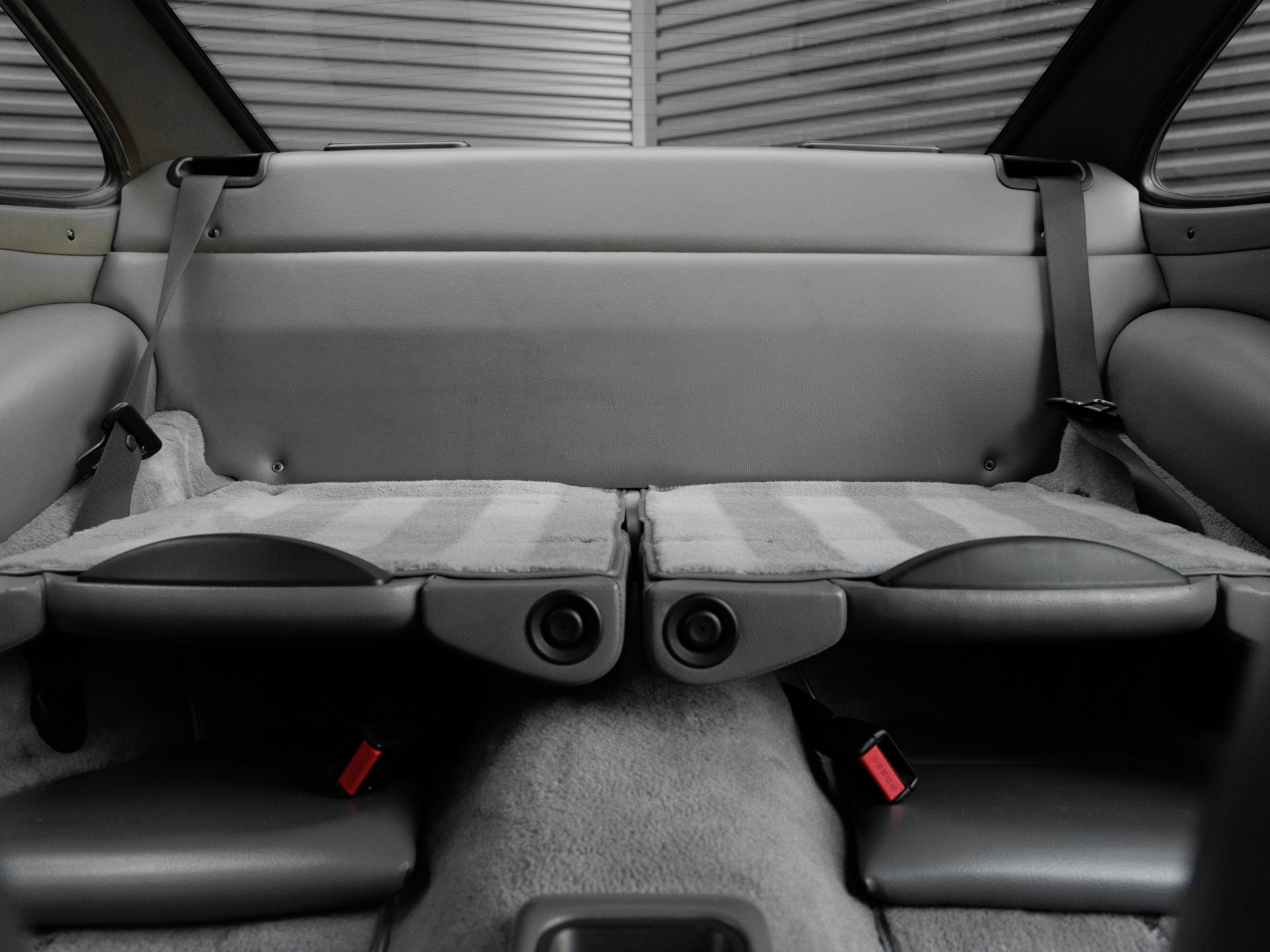 Used 1997 Porsche 911 Carrera S RWD image 41