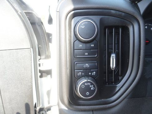 Used 2022 Chevrolet Silverado 2500 Custom AWD/4WD image 15