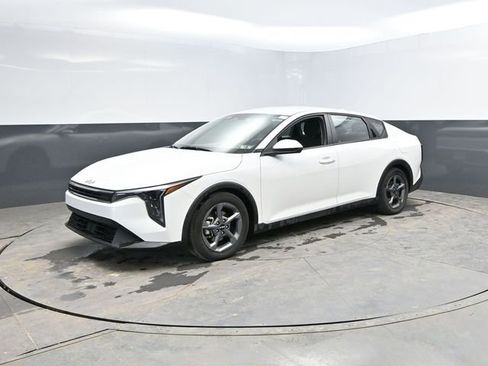 Used 2025 Kia K4 LXS image 5