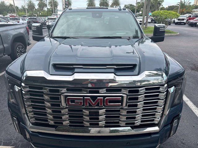 Used 2025 GMC Sierra 2500 Denali w/ Denali Reserve Package AWD/4WD image 2