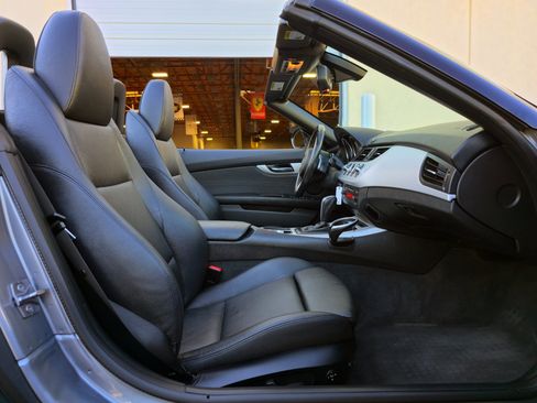 Used 2009 BMW Z4 sDrive30i image 26