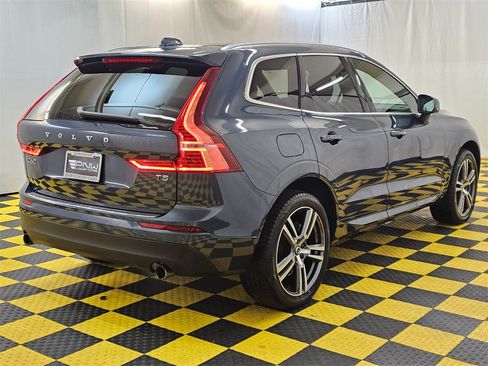 Used 2020 Volvo XC60 T5 Momentum w/ Protection Package Premier image 3