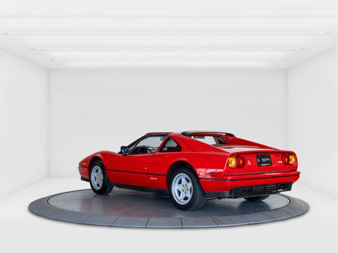 Used 1986 Ferrari 328 GTS image 3