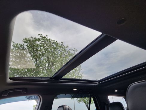 Certified 2025 Honda Pilot Black Edition image 26