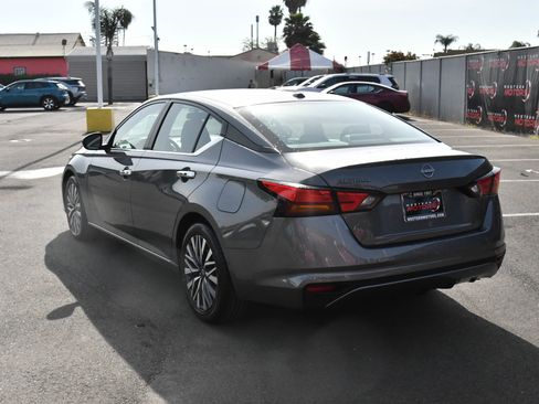 Used 2025 Nissan Altima 2.5 SV image 6
