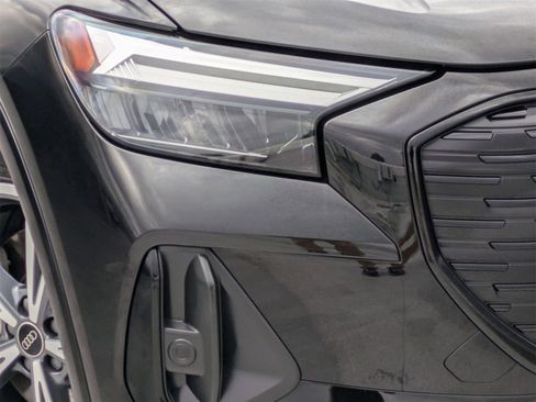 Used 2025 Audi Q4 e-tron Premium Plus w/ Premium Plus image 25