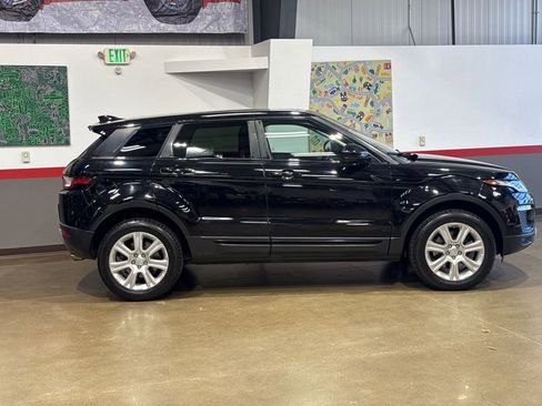 Used 2017 Land Rover Range Rover Evoque SE Premium image 43