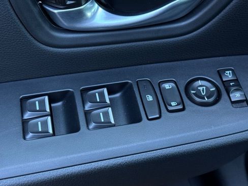 Used 2025 Honda Pilot TrailSport image 12