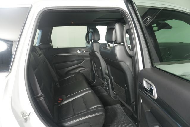 Used 2020 Jeep Grand Cherokee Limited AWD/4WD image 29