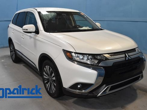 Used 2020 Mitsubishi Outlander SE FWD image 1