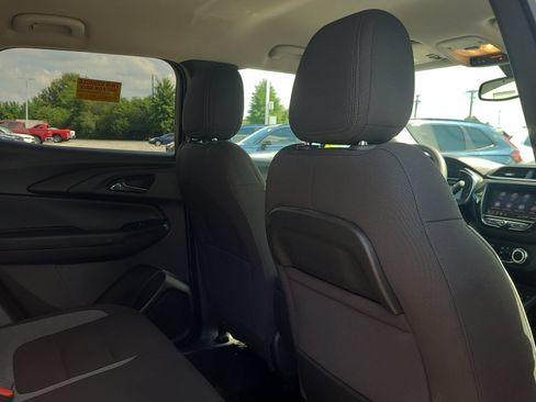 Used 2022 Chevrolet TrailBlazer LT w/ Convenience Package FWD image 17