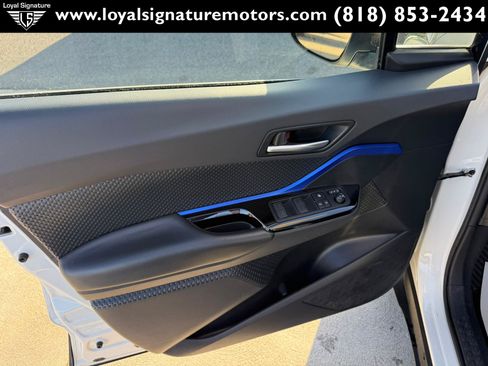 Used 2020 Toyota C-HR XLE FWD image 16