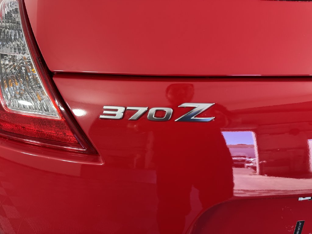 Used 2010 Nissan 370Z Touring w/ Sport Pkg RWD image 21