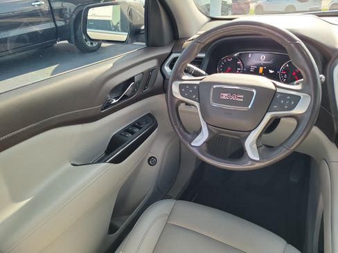 Used 2022 GMC Acadia SLT w/ Technology Package FWD image 14
