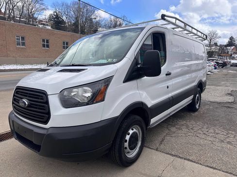 Used 2016 Ford Transit 250 130 Low Roof image 3