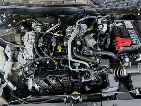 Used 2025 Nissan Altima 2.5 SV FWD image 30