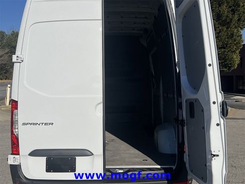 Used 2025 Mercedes-Benz Sprinter 2500 image 20