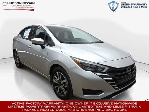 Used 2025 Nissan Versa SV w/ Trunk Package FWD image 1
