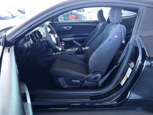 Used 2017 Ford Mustang Coupe RWD image 15