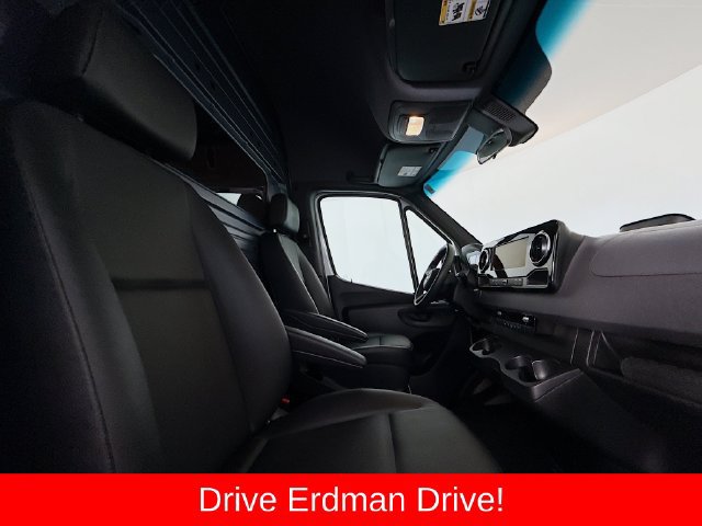 Used 2025 Mercedes-Benz Sprinter 2500 image 21