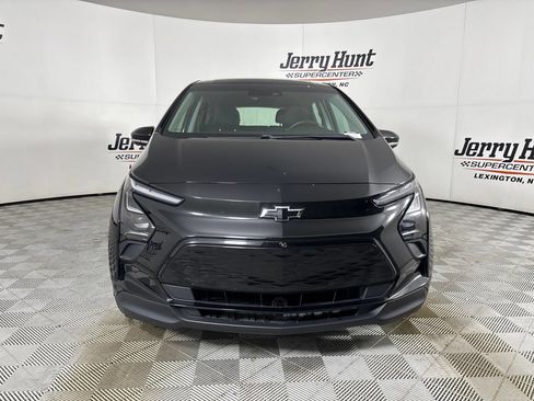 Used 2022 Chevrolet Bolt LT w/ Infotainment Package FWD image 2