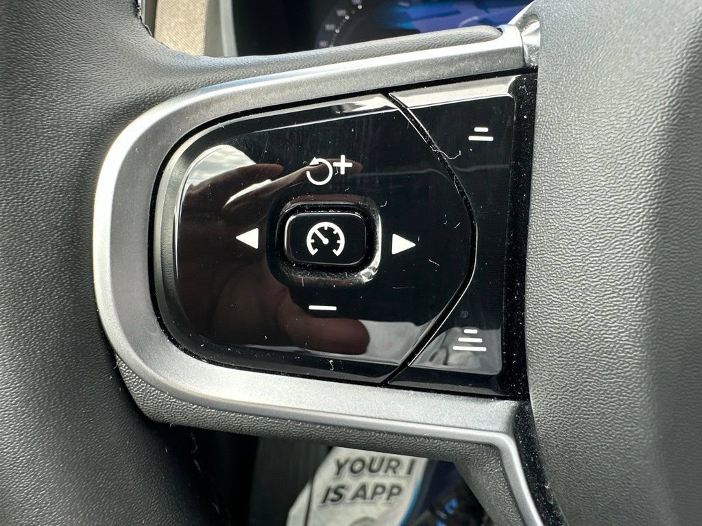 Certified 2026 Volvo XC90 B6 Plus AWD/4WD image 24