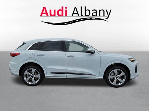 New 2025 Audi Q5 Premium Plus AWD/4WD image 3